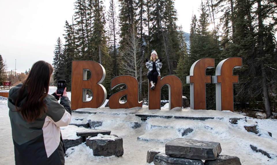 20240102-banff-sign-jh-0003