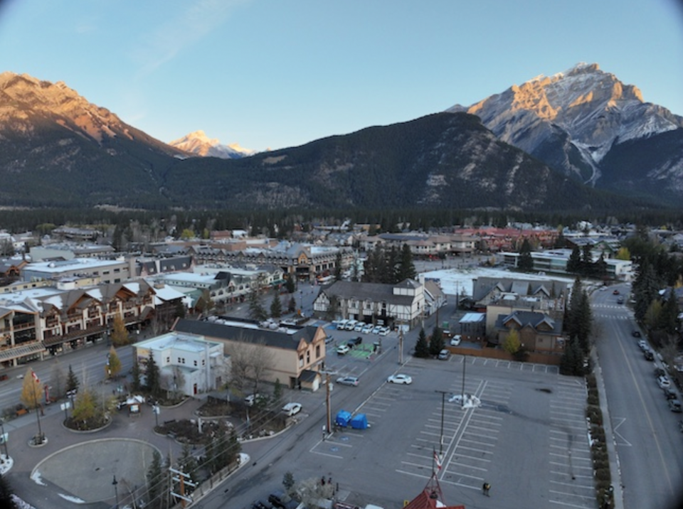 200-block-banff-ave