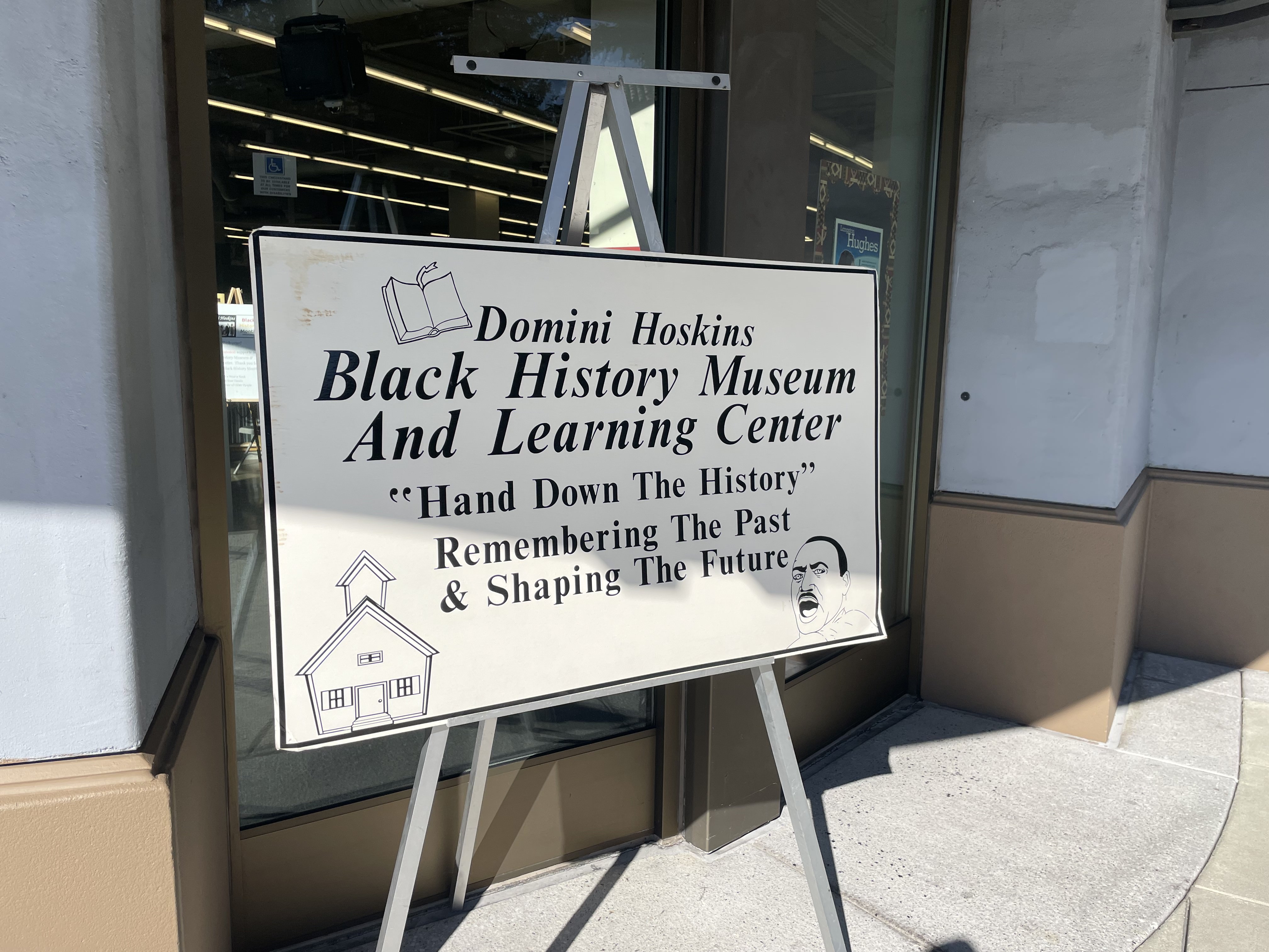 Hoskins Traveling Black History Museum shares 49ers history, much more