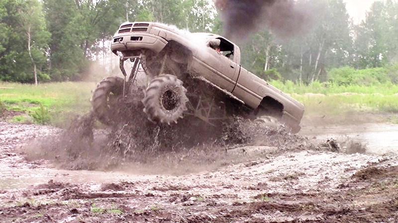 Yahtzee Mega Truck Mudding At Country Compound Spring 2015