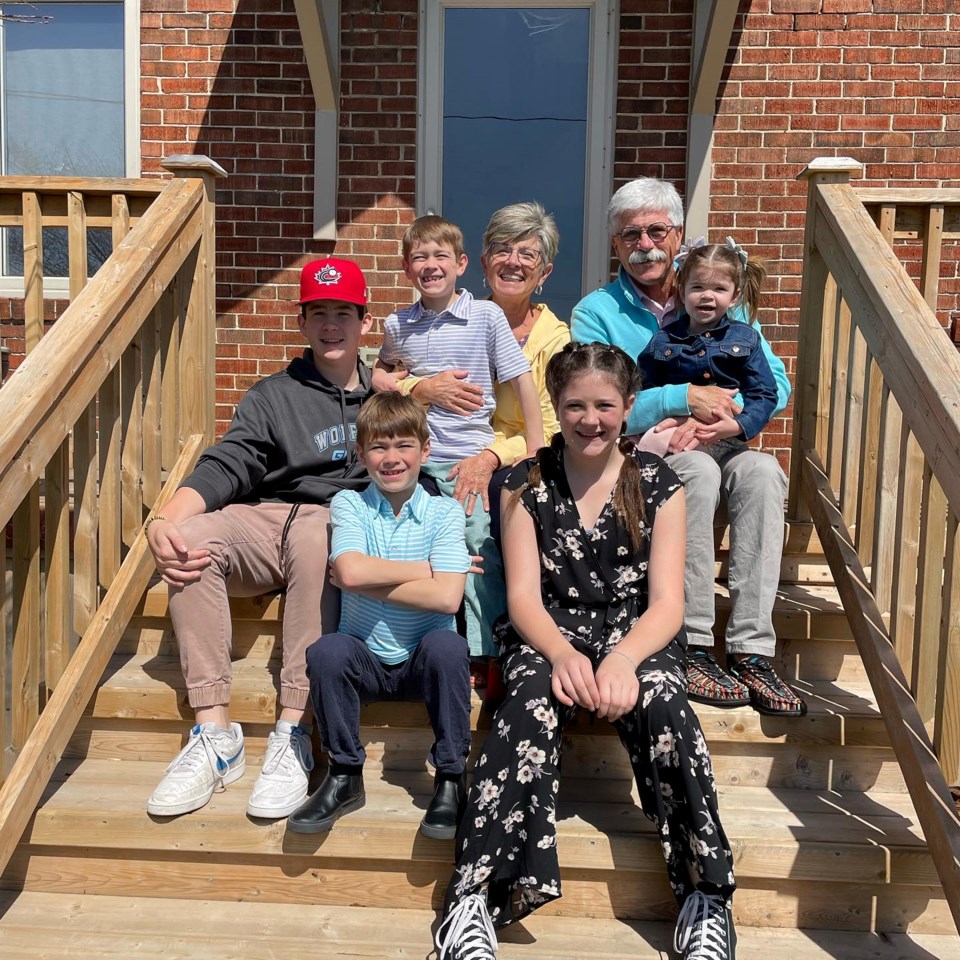 laurene-and-don-with-grandkids