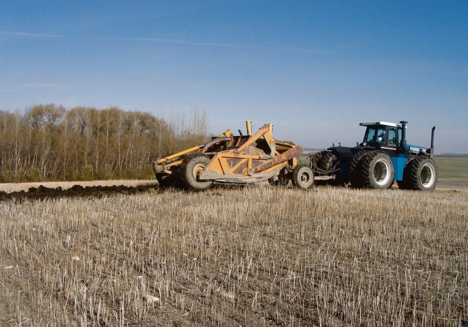 05_3-col_rka-moving-soil-photo-courtesy-diane-smith082509landscape_restoration1