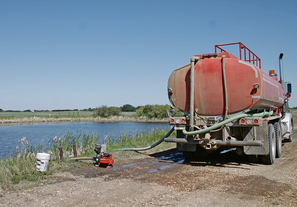 44-5-col-mpm062415_farm-water-truck