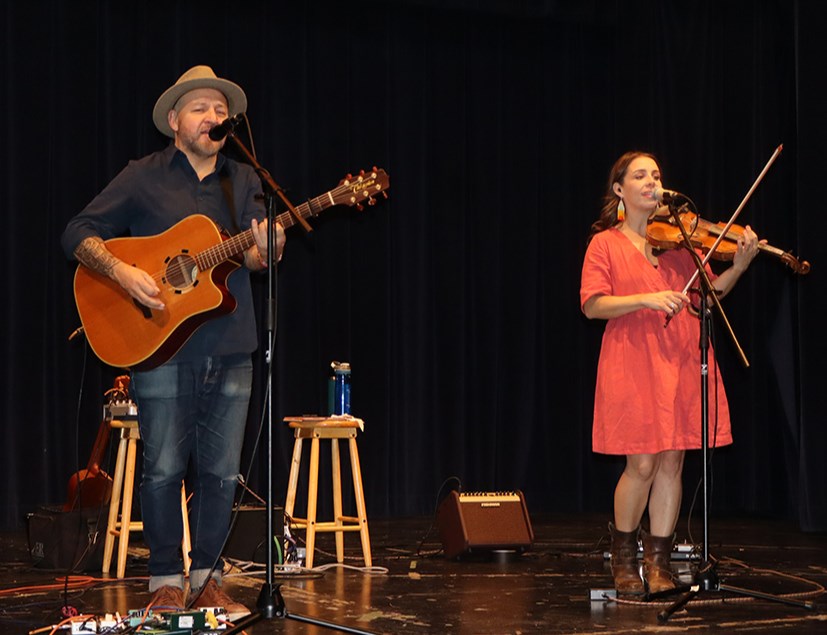 The smooth harmonies, elite musicianship and easy banter of Tom and Kalissa Landa charmed the audience at the Canora Composite School auditorium on Oct. 24.