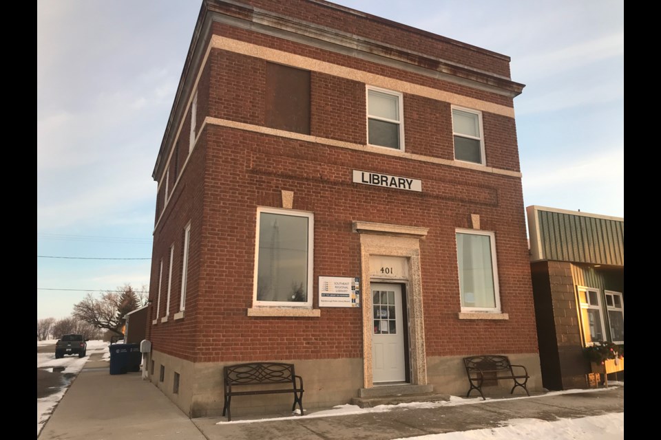 The Gainsborough Public Library is located on Railway Avenue.