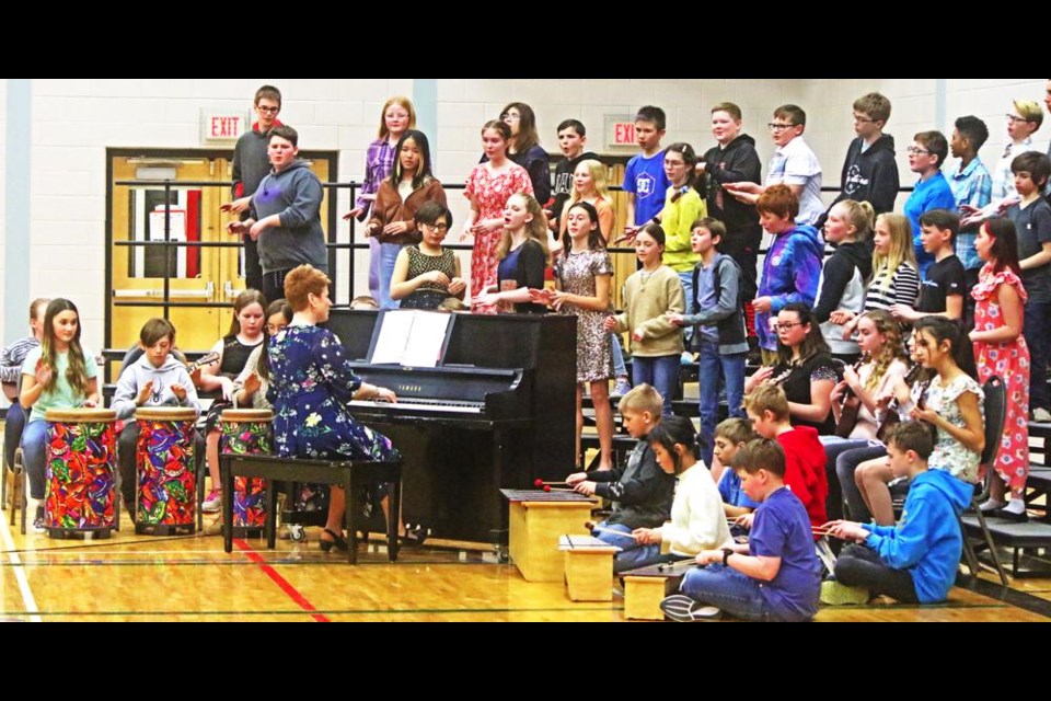 The Legacy Park Grade 6 band performed "The Lion Sleeps Tonight" at the Stars of the Festival, and received the YF Wives vocal award