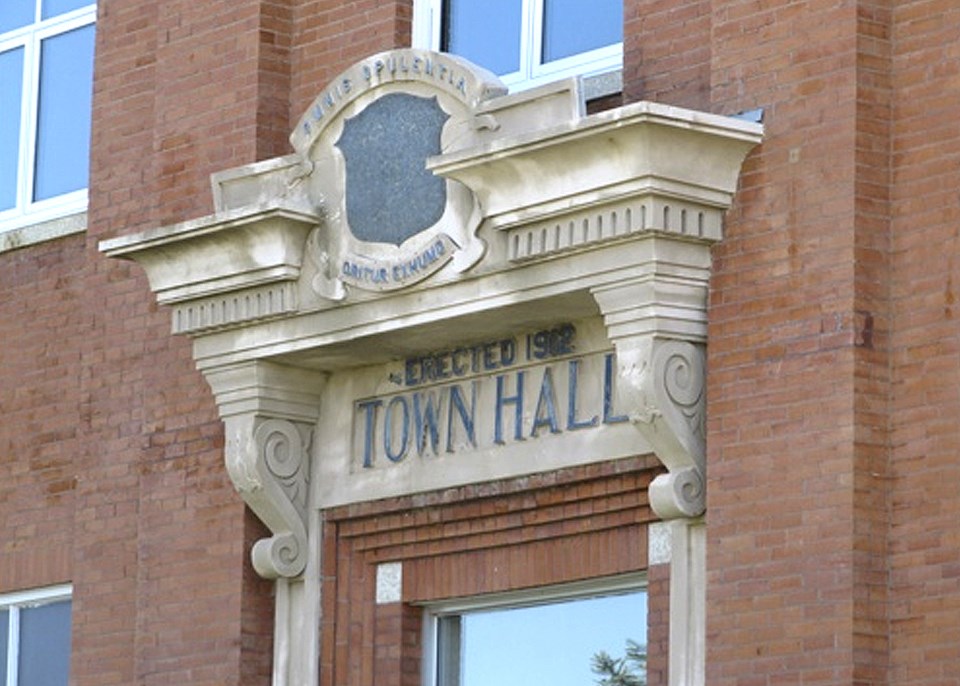 battlefordtownhall2