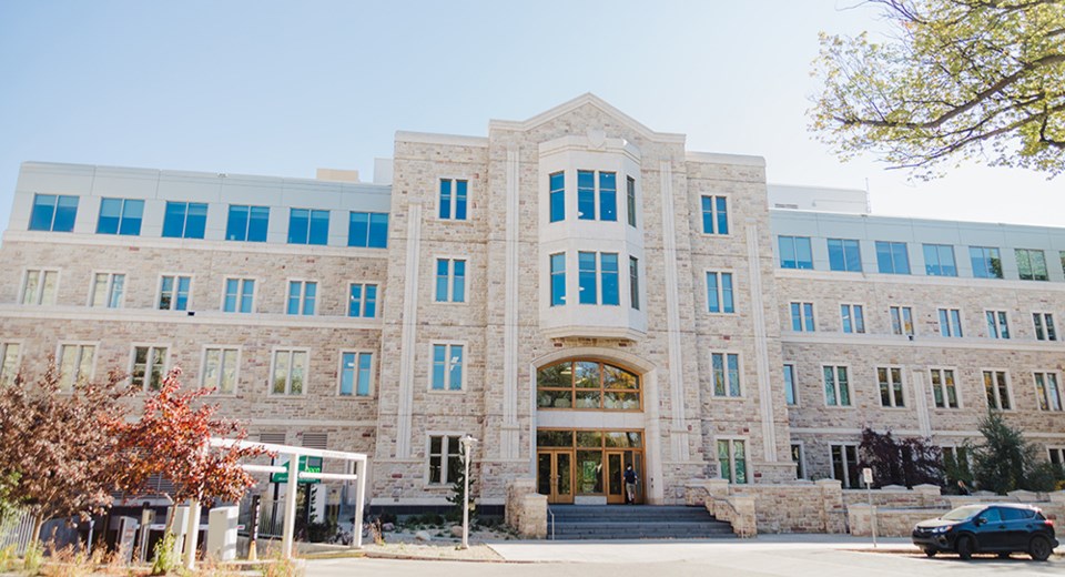 usask-e-wing-entrance