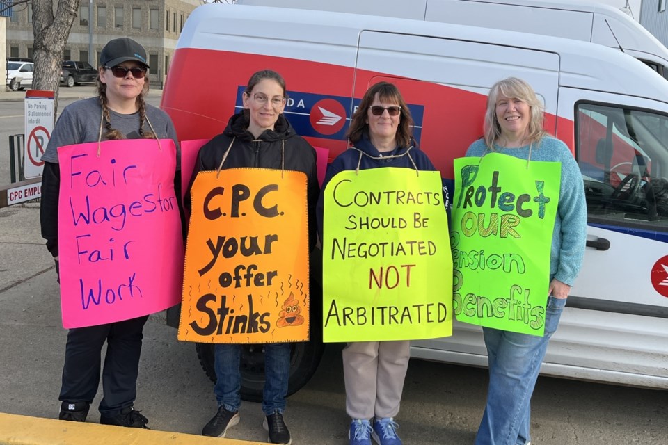 Renée Pederson, Lisa McGillis, Teri Nobiss and Bev Howe 