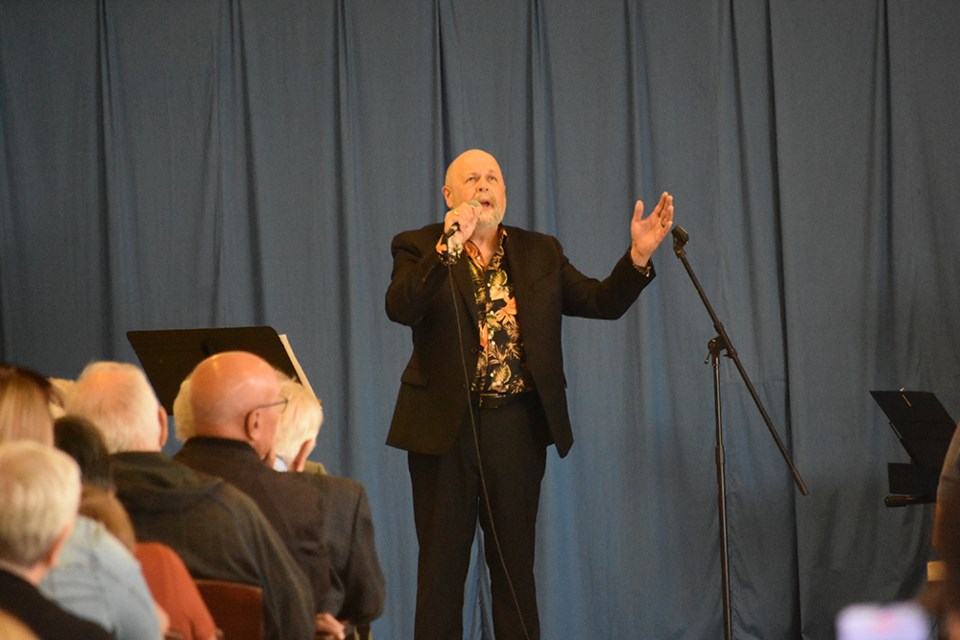 Among those performing at the Doukhobor Museum Heritage Day in Veregin on July 16 was
Ron Kalmakoff, a singer songwriter who grew up in Canora, and went on to perform in Vancouver. He has released various albums and singles, his latest album is titled Nature.
