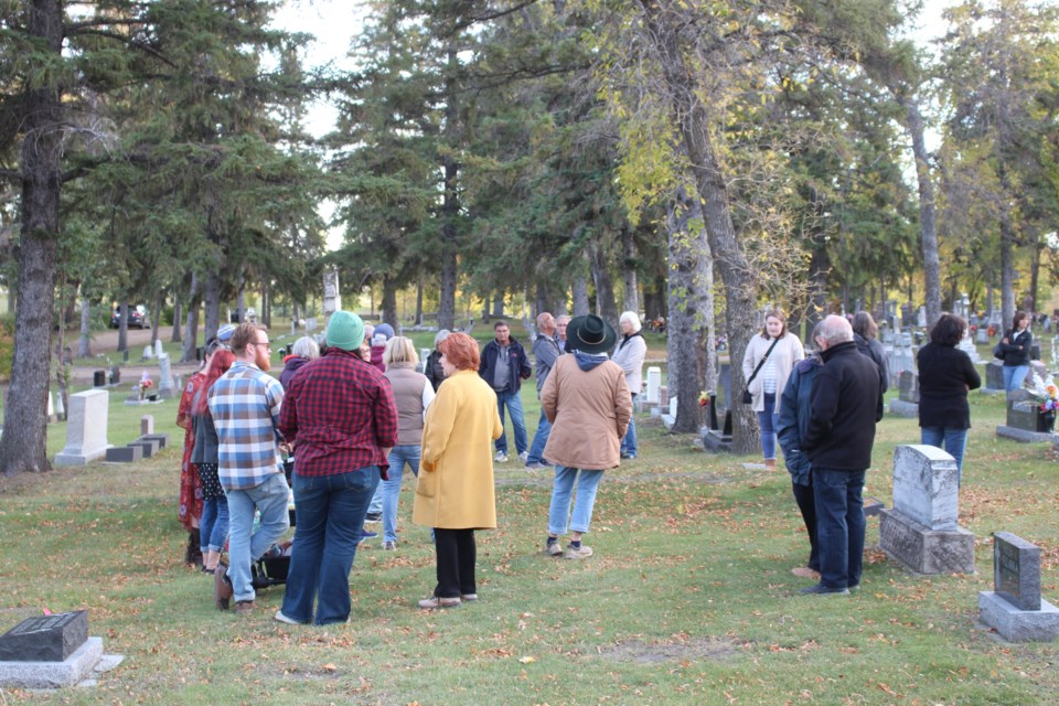 tourism_cemetery_tour