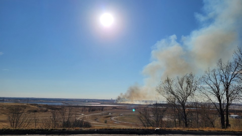 estevan-grass-fire