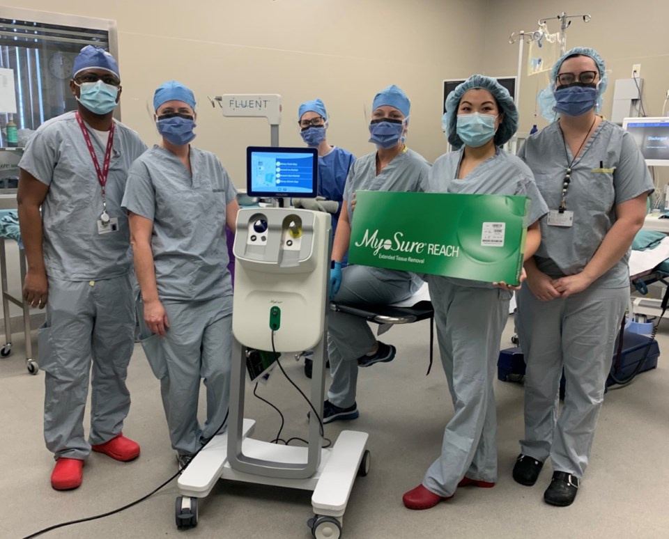 dr-yen-surgical-team-large