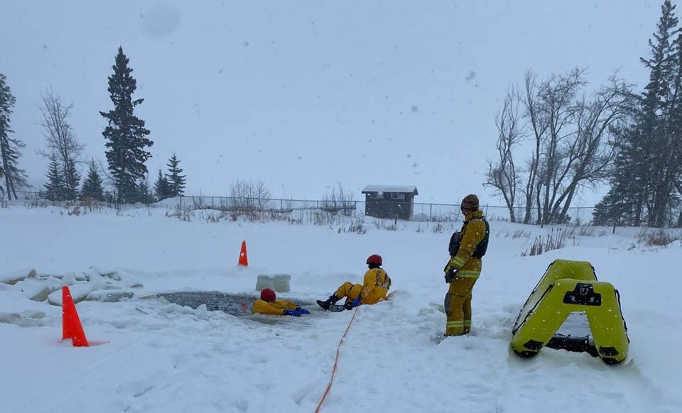 ice-rescue-training-2