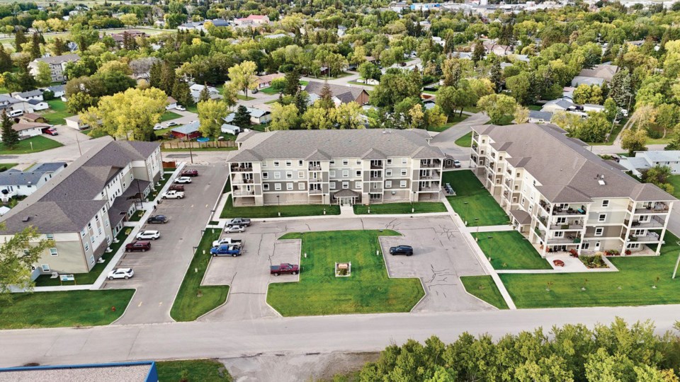 cobblestone-complex-moosomin