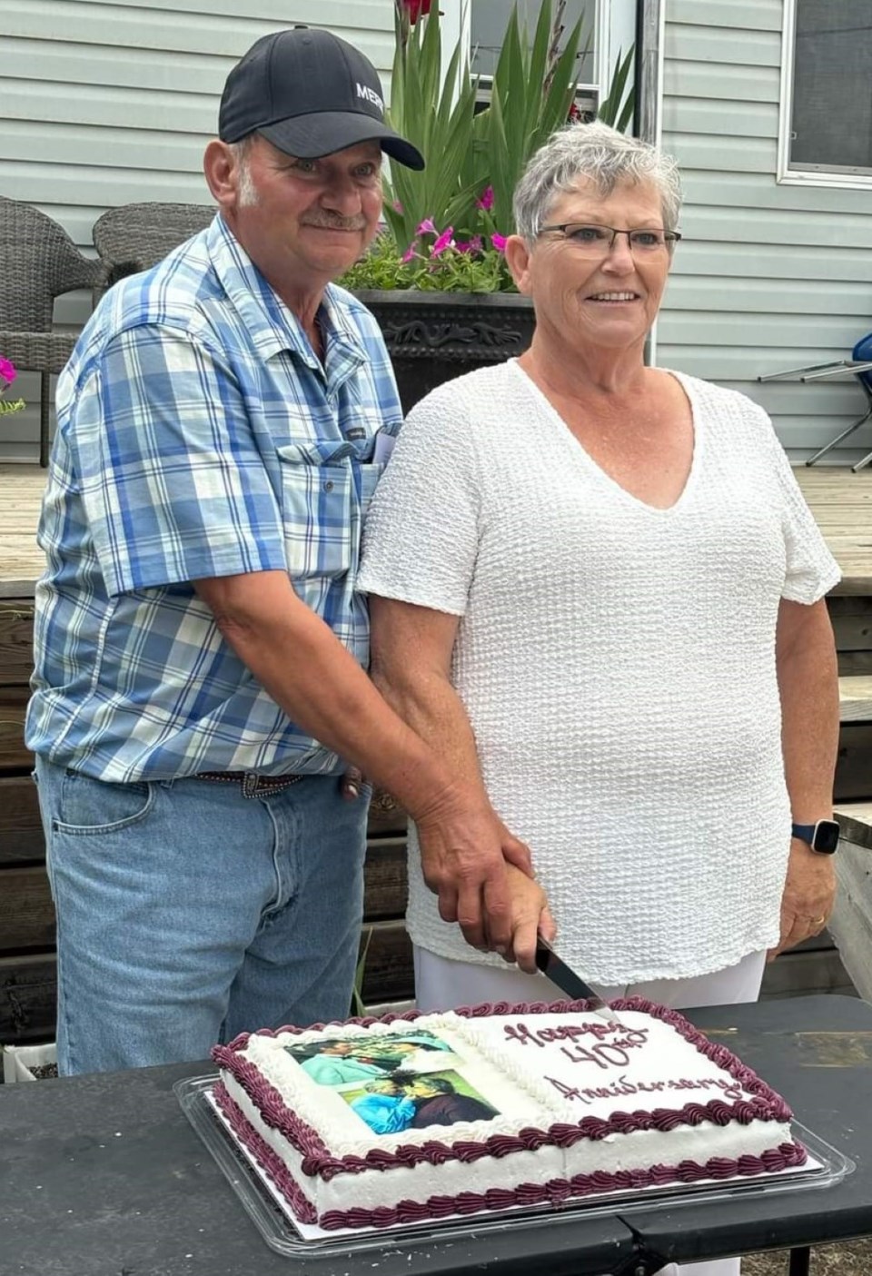 maidstone_ron-and-connie-rodhs-40th-anniversary-celebration-photo-courtesy-of-bev-schonhofer-large