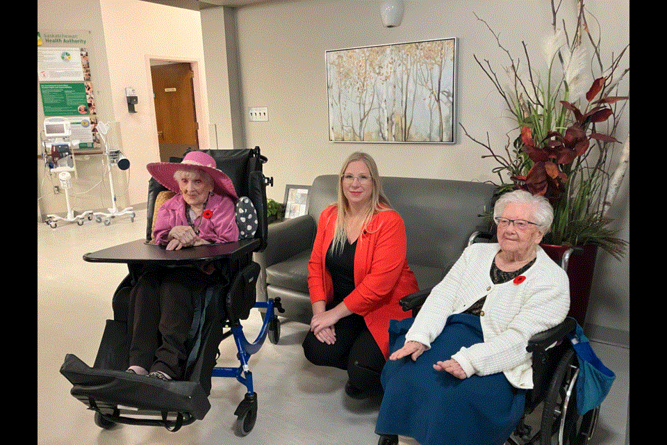 From left, Stephanie Paulley, Mayor Jennifer Sedor and Muriel Neff were presented with the first poppies for this year in Carlyle. Photo courtesy of Doug Waldner