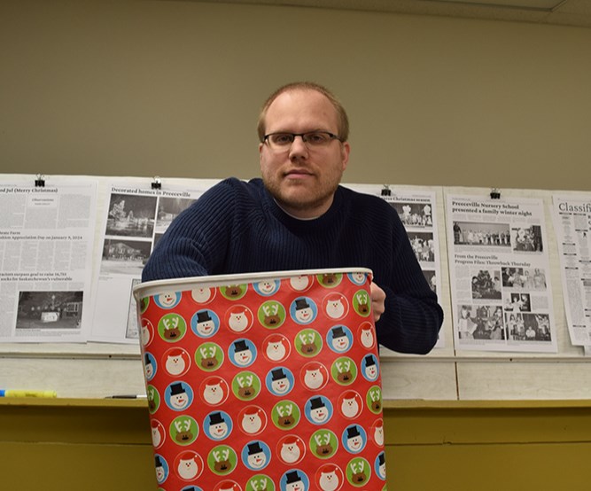 Devan Tasa, the publisher of the Canora Courier, draws this year's winners of the Canora Courier Shop Local Contest. The winners are Lauren Mentanko, who entered at the Gateway Co-op Food Store, and Ray Spezowka, who entered at the Canora Service Station. They each received $250 in gift certificates from Canora Equipment Rental & Engine Repair, Canora Pharmacy, Community Insurance, Gabanos Pizzeria, Gateway Co-op C-Store, Gateway Co-op Food Store, Penguin Refrigeration, and XTR / Vinny's Canora Service Station. Thanks for everyone who participated for shopping locally.