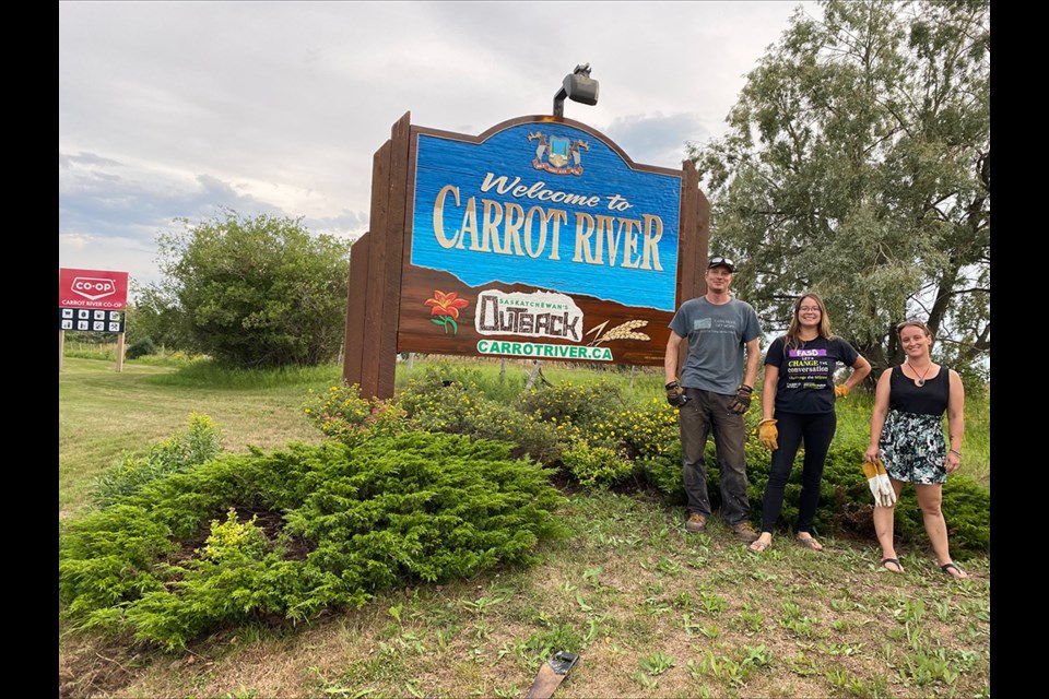 2023 Carrot River Communities in Bloom members preparing for the judges on Aug. 1.