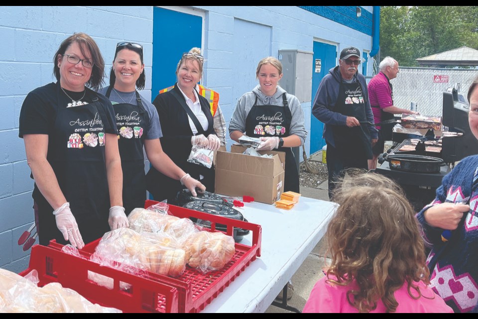 Filling orders were Tina Dijkstra, Stephanie VanDeSype, Sandra Ellert and Charlize Hillmer.