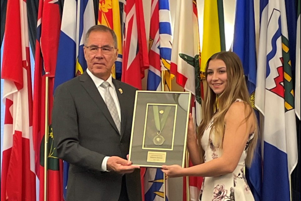 Rebecca Duncan received the Youth Volunteer Service Award from Saskatchewan Lieutenant Governor Russ Mirasty. 