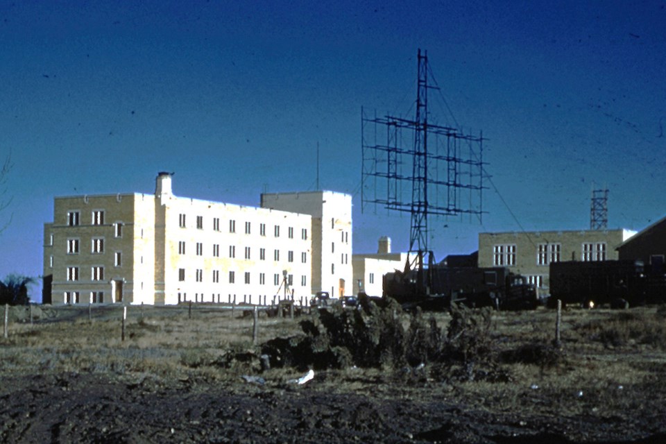 The SCR-270 mobile radar as it appeared on the USask campus near Preston Avenue in 1948.