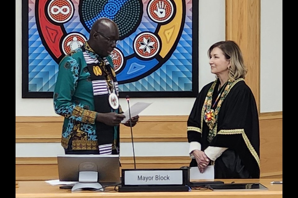 Senos Timon, left, takes his oath in front of Mayor Cynthia Block on Wednesday night, Nov. 21, at the City Council Chamber.