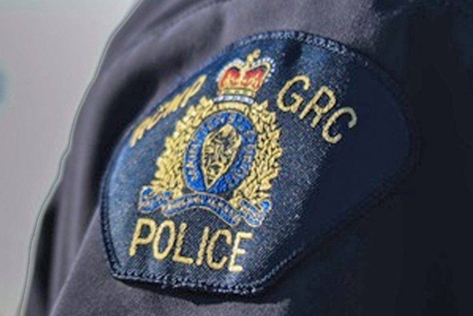 rcmp-shoulder-badge3