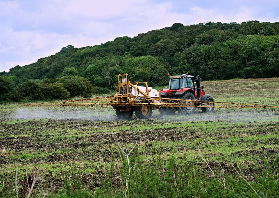 tractorspraying