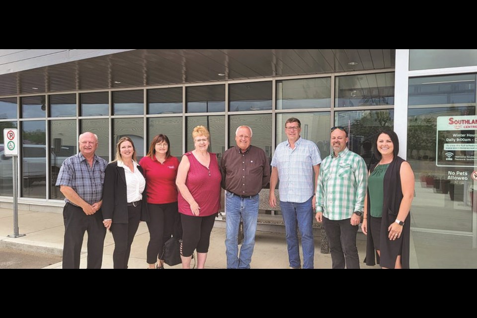 Town representatives had the opportunity to meet with Premier Scott Moe, during a recent visit to Assiniboia. From left are Clint Mauthe, Sandra Ellert, Rene Clermont, Mayor Sharon Schauenberg, MLA David Marit, Premier Scott Moe, Curtis Nelson, and Stephanie VanDeSype.