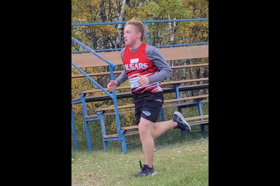 Kayden Harder qualified for cross-country provincials with a sixth-place finish and a personal best time in the U16 boys 4km race at districts at Jaycee Beach in Yorkton on Oct. 2.