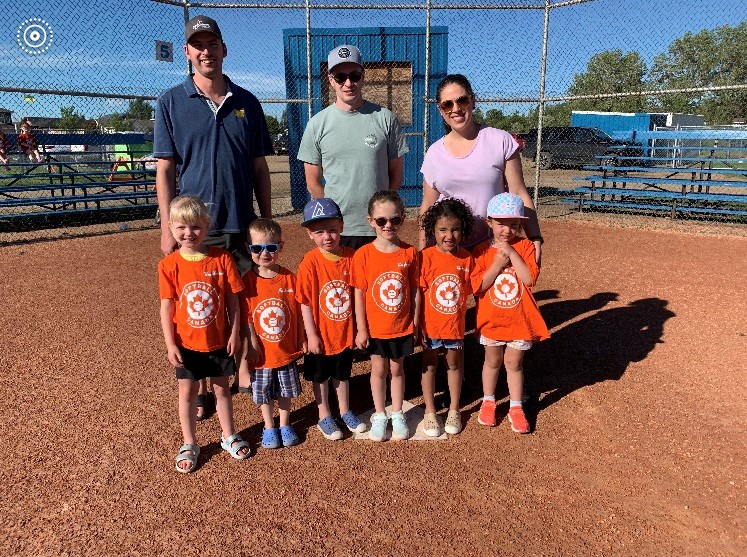 Estevan U5 Orange
Back: Rob Gallaway, Colby Merkley, Kelsey Barlow (head coach)
Front: Teagan Gallaway, Beckham Lafrentz, Jack Stepp, Adleigh Barlow, Brexlyn Merkley, Annie Wilhelm
