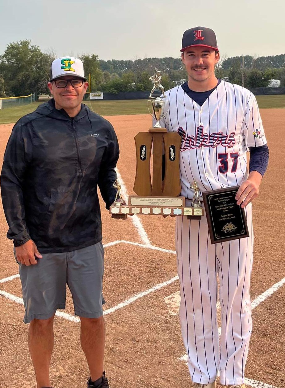 maidstone_nsrbl-commissioner-regan-lhearaux-presented-2024-mvp-award-to-cooper-olson-of-standard-hill-lakers