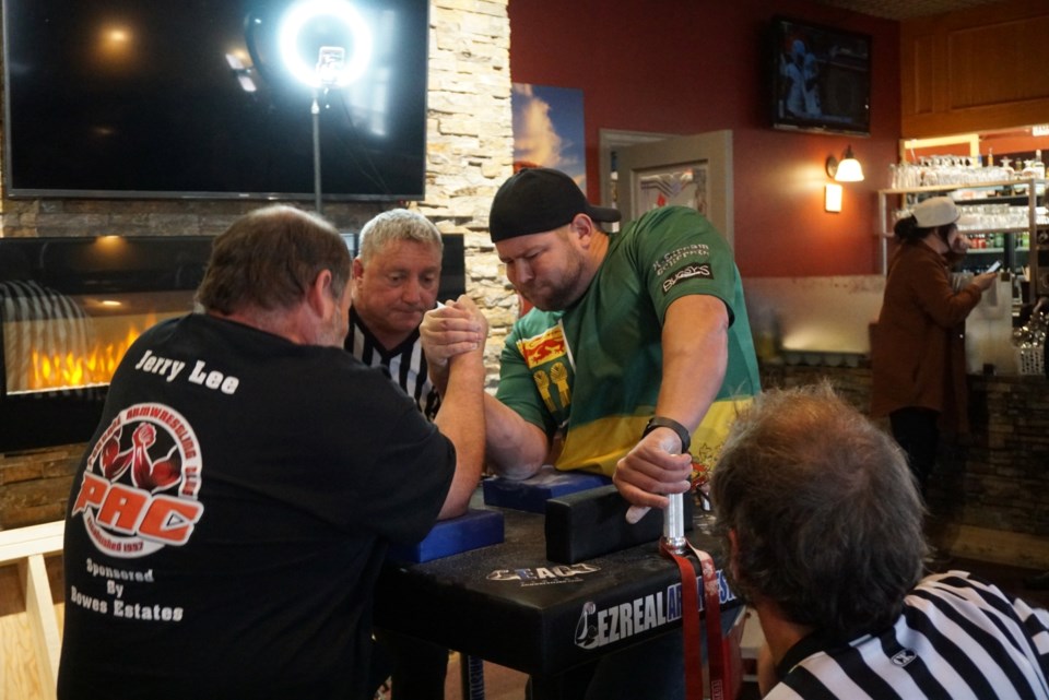 man-sask-arm-wrestling