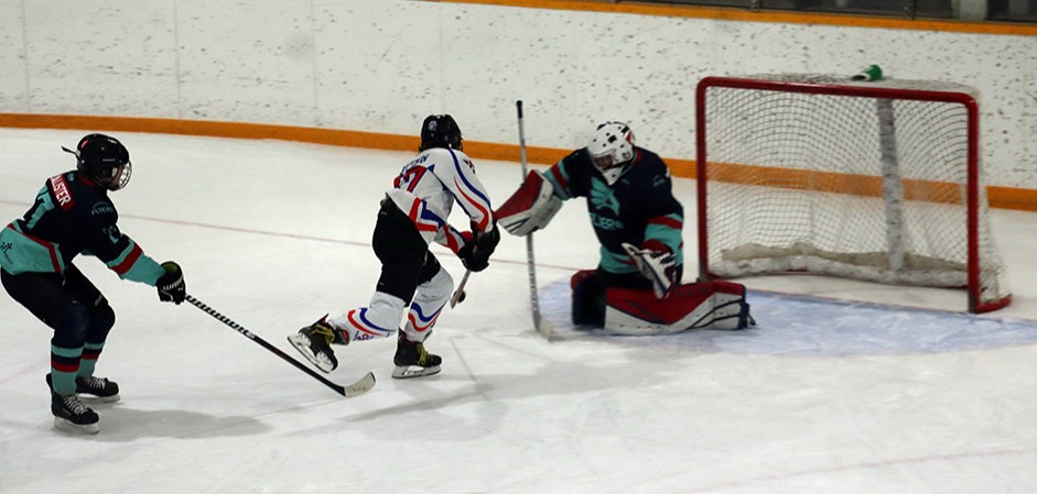 Gavin Erickson of Preeceville scored a pair of goals, including on this first period breakaway, as the U15 Highway 9 Predators battled the visiting Esterhazy Flyers to a 2-2 tie in the opening game of their first round provincial playoff series.

