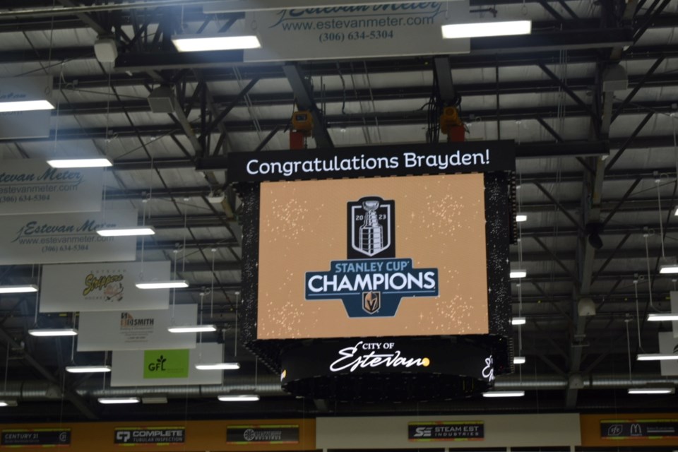 https://www.vmcdn.ca/f/files/sasktoday/images/sports/stanley-cup-in-estevan-2023-8.jpg;w=960;h=640;bgcolor=000000