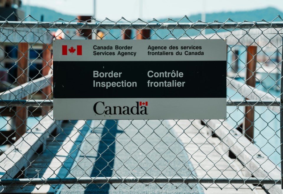 canadian-border-1024