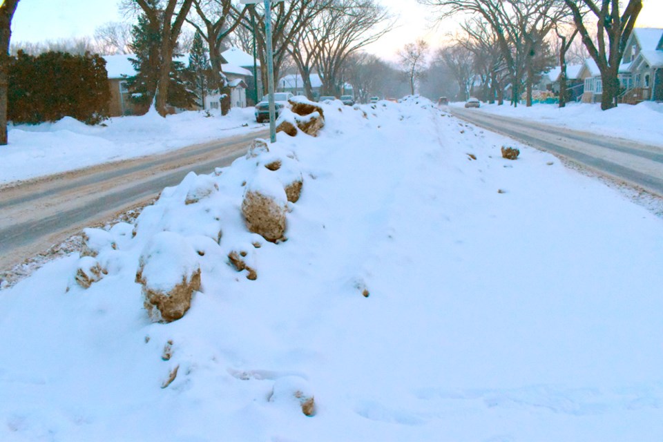 saskatoon snow piles