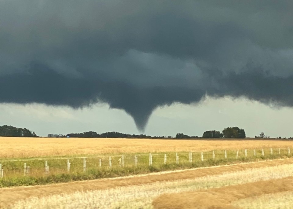 tornado-near-langbank