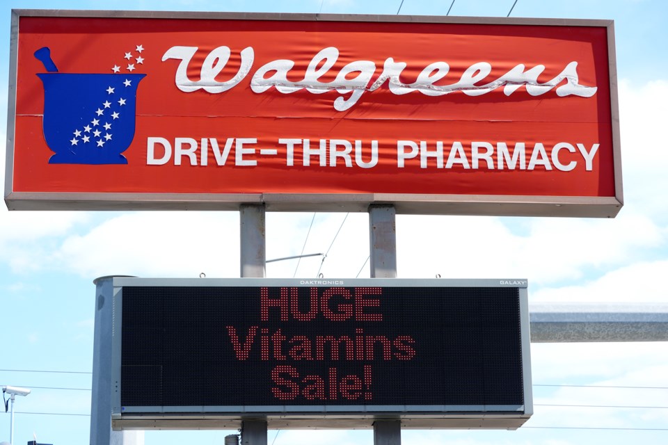 Earns Walgreens