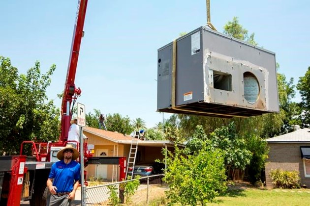 Air conditioner repair workers in hot demand amid heat wave