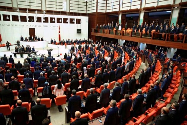 Turkey celebrates defeat of anti-Erdogan putsch after new purge