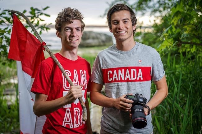 two-ubc-students-hitchhike-across-canada-spending-a-total-of-10