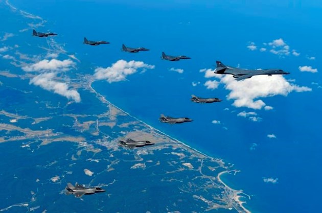 USA flies bombers, stealth jets over Korean peninsula USA flies bombers, stealth jets over Korean peninsula