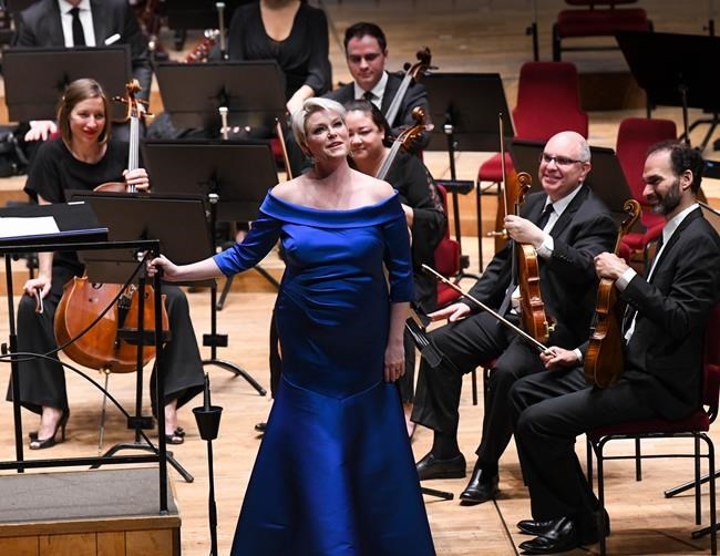 Classical music community mourns death of Canadian soprano Erin Wall at ...
