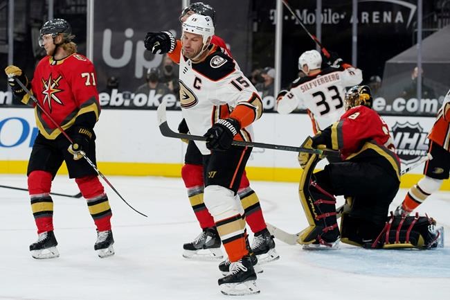 Whitecloud scores late, lifts Vegas to 5-4 win over Ducks