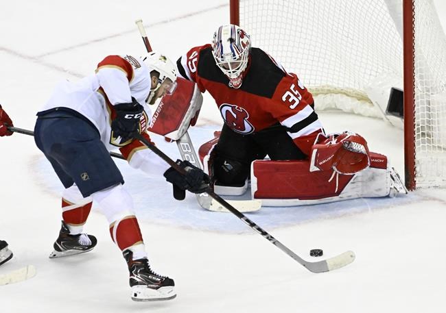 New Jersey Devils Pulled Away in 6-3 Win Over Chicago Blackhawks