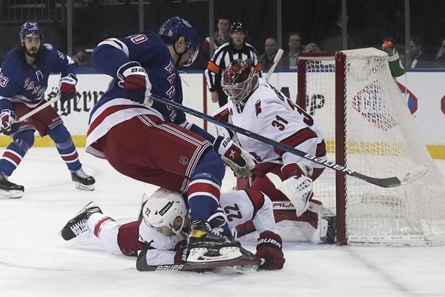 Batherson scores twice in 53 seconds, Sens beat Maple Leafs