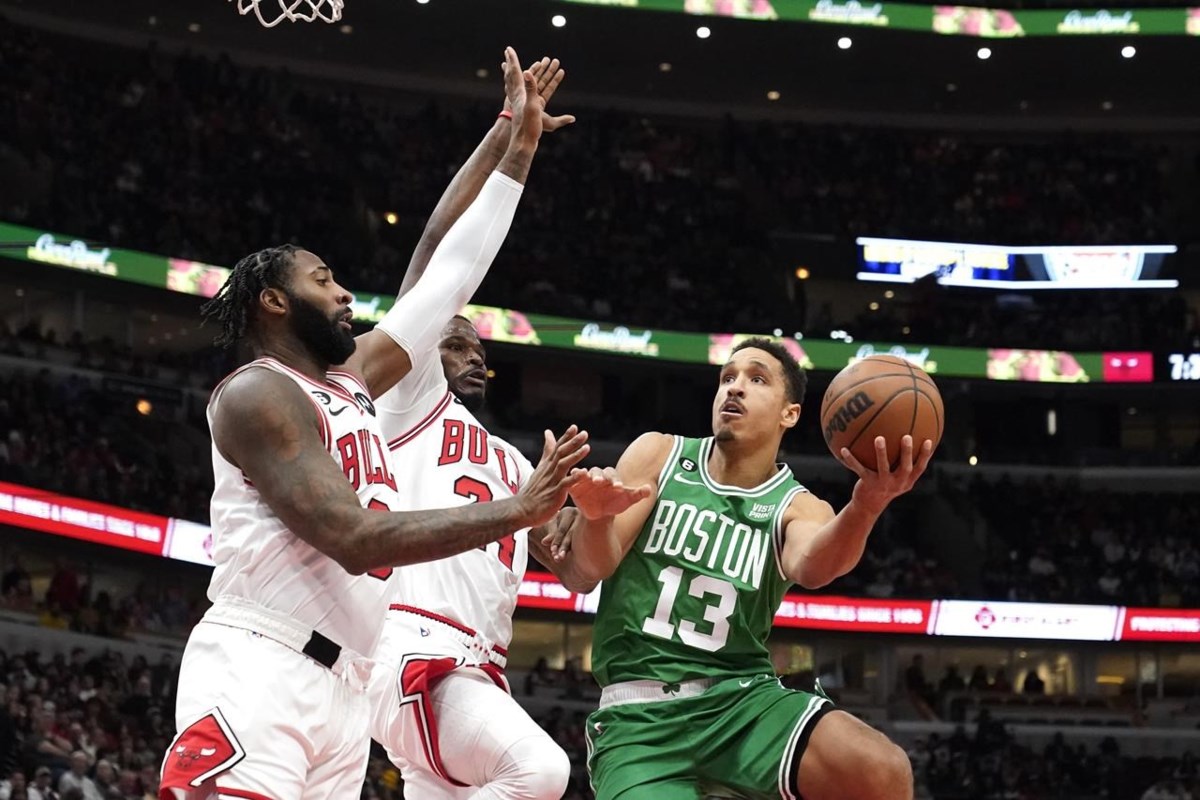 DeRozan helps Bulls halt Celtics' 9-game winning streak