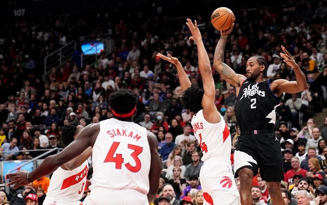 Leonard leads Clippers past Raptors in first game vs old team